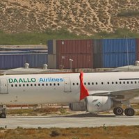 Sprādziens Somālijas lidmašīnā: Eksploziju izraisījusi klēpjdatorā paslēpta bumba