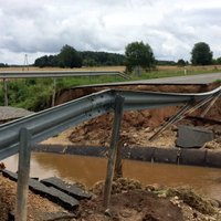 На восстановление размытых дождями дорог потребуется около миллиона евро