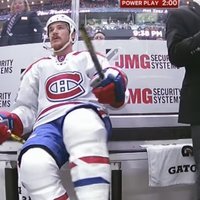 Video: 'Canadiens' hokejists uz noraidīto soliņa zaudē savaldīšanos