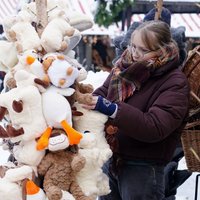 ФОТО: в Старой Риге открыт традиционный Рождественский базарчик