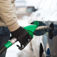 No nākamā gada paaugstinās minimāli piejaucamo biodegvielas apmēru degvielai; pieaugs cenas