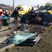 ФОТО: Серьезная авария на Юрмалас гатве, есть погибший (дополнено)