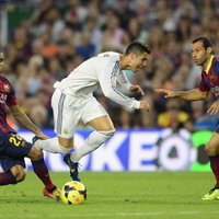ВИДЕО: Роналду забил в "классико", но "Реал" уступил "Барселоне"