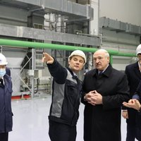 Lukašenko oficiāli atklāj Astravjecas AES