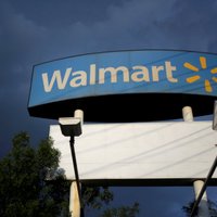 Lielveikalos 'Walmart' novāks vardarbīgu spēļu reklāmas, ieročus pārdos