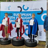 Latvijai trīs čempionu tituli ĒC jauniešiem ātrspēlē 100 lauciņu dambretē ātrspēlē