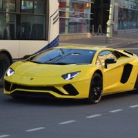 Foto: Latvijas autoparku papildinājis 350 tūkstoš eiro vērts īpašs 'Lamborghini'