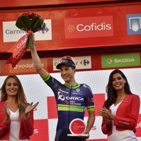 Beļģu riteņbraucējs Keukelēre uzvar 'Vuelta a Espana' 12.posmā; Smukulis vada pakaļdzīšanos līderiem