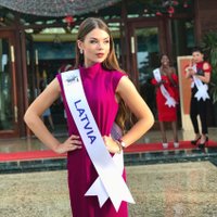 Latviešu studente Kambodžā iegūst titulu 'Mis Tikums'