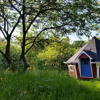Namiņš Lapzemes ezerā, hobitu māja un citi: labākās vietas, kur 2017. gadā aizbēgt no ikdienas