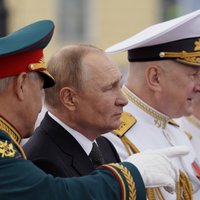 Krievija atlaidusi sešus ģenerāļus saistībā ar neveiksmēm Ukrainā, ziņo Lielbritānija