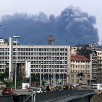 Zēmans atvainojas par NATO īstenoto bombardēšanu bijušajā Dienvidslāvijā