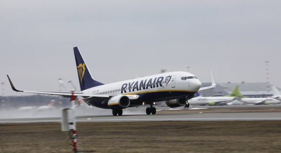 Cамолет Ryanair опоздал с вылетом в Вильнюс: пилот потерял удостоверение личности