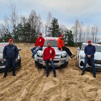 Foto: Jaunāko pilnpiedziņas apvidus auto testa brauciens 'Latvijas Gada auto' konkursā