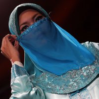 Ислам и селфи: иранские модницы снимаются без хиджаба и осваивают стритстайл