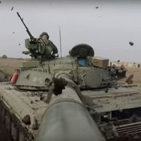 Dinamiski kadri: Pēc atjaunošanas pārbauda Ukrainas T-64 tanku