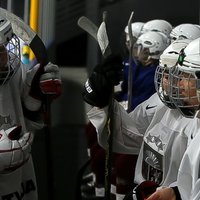Latvijas hokejistēm uzvara pār Poliju pasaules čempionāta pirmajā divīzijā