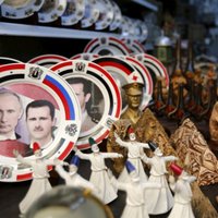 Foto: Asads un Putins kļūst par Damaskas suvenīru zvaigznēm