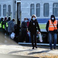 'Covid-19': iedzīvotāji atgriežas Rīgā no Kijevas ar speciālo vilcienu