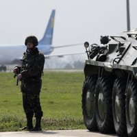 Ukrainas karavīri atsituši bruņotu uzbrukumu ieroču noliktavai