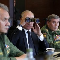 Putins aicina uzņēmējus būt gataviem jebkurā brīdī ražot karam nepieciešamās lietas