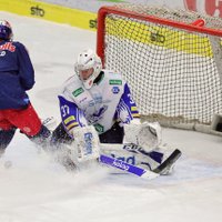 Gudļevska perfektā spēle ļauj uzvarēt Austrijas hokeja grandu
