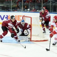 ФОТО: Перед олимпийской квалификацией хоккеисты Латвии всухую уступили датчанам