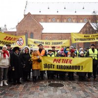 Русский союз Латвии провел акцию протеста в центре Риги