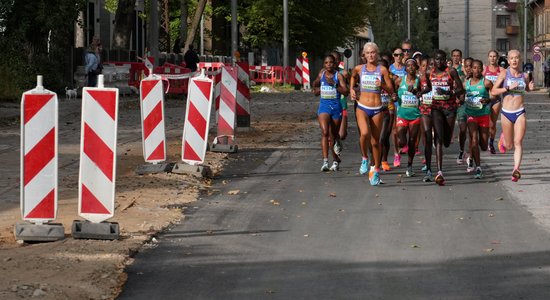 Pagaidu asfalts skriešanas čempionāta trasei izmaksājis ap 12 000 eiro