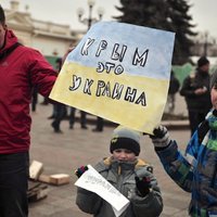 Krimas parlamentu ieņēmuši prokrieviski kaujinieki; pieaug spriedze reģionā (teksta tiešraides arhīvs)