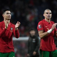 Portugāles un Polijas futbolisti iekļūst Pasaules kausa finālturnīrā