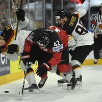 Čempioni Kanādas hokejisti, 'nomētājot' Vāciju, ar grūtībām tiek pusfinālā
