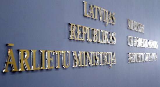 Беларусь начинает суд над латвийкой Соколенко; МИД Латвии недоволен коммуникацией