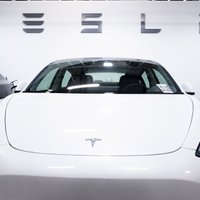 'Tesla' peļņa pirmajā ceturksnī sarukusi par 24%