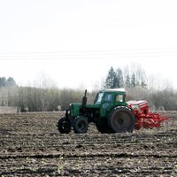 Krievijas graudu un citu nedienu dēļ lauksaimniekiem kļūst grūtāk. Zemnieki protestē