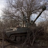 Krievijas dzīvā spēka zaudējumi sasniedz 90 600 karavīrus, liecina Ukrainas aplēses