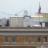 Между Россией и США разразился скандал из-за спущенных флагов
