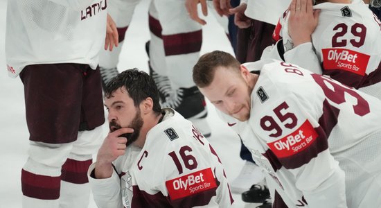 Pret Latvijas hokeja izlasi Somijā sākta kriminālizmeklēšana spēļu kreklu sponsora dēļ