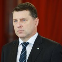 Вейонис: Латвия должна прекратить "воспроизводить" новых неграждан