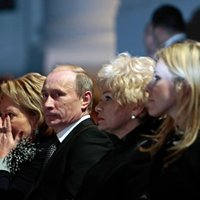 Собчак о Путине: "Он не считает себя человеком. Он выше этого"