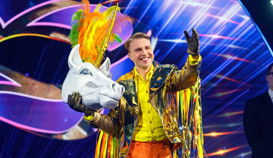 In the TV3 show, Jānis Moisejs conceals his identity behind a unicorn mask as a singer.