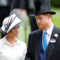 ФОТО: Меган Маркл впервые посетила с королевской семьей скачки Royal Ascot