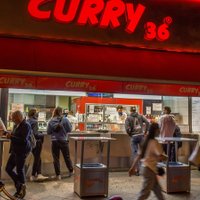 Currywurst: из чего делают легендарные берлинские сосиски
