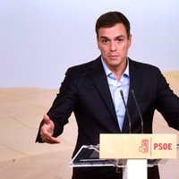 Lai gāztu partijas līderi Sančesu, masveidā no amatiem atkāpjas Spānijas sociālistu vadība