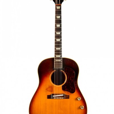 Пропавшая гитара Джона Леннона продана за 2,4 млн долларов