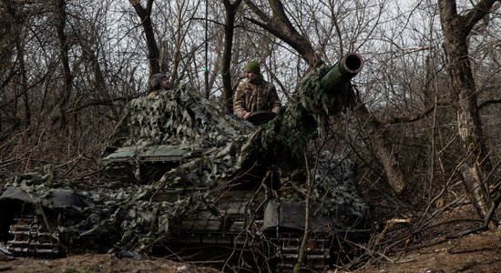 Ukrainai frontē ir nopietna, bet ne bezcerīga situācija, spriež ISW