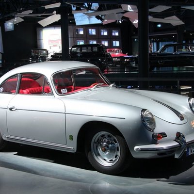 Rīgas Motormuzeja jaunums – sporta auto ikona 'Porsche 356'