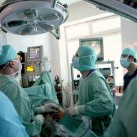 Austrumu slimnīcā veikta īpaši sarežģīta nieru operācija smagi slimam hemofīlijas pacientam