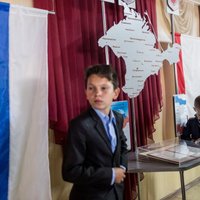 Jauni laiki vecā Krimas ģimnāzijā: Putina dāvana un sava vēstures versija