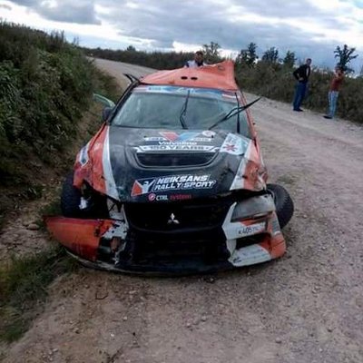 Aculiecinieka foto: Polijas ekipāžas avārijā 'Rally Liepāja' iznīcinātais 'Mitsubishi'